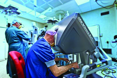 Training robotic surgery team